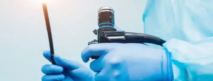 Nasofaringoscopio utilizzato per l'esame endoscopico delle vie aeree superiori e laringe, utile nella valutazione diagnostica della disfagia.